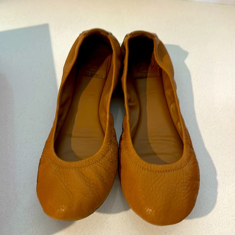 Tory Burch flat color royal tan size 9.5